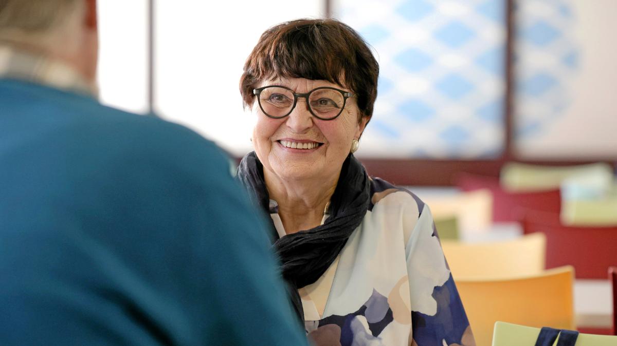 Diese Frau hat an der Uniklinik in Augsburg noch Zeit für die Menschen