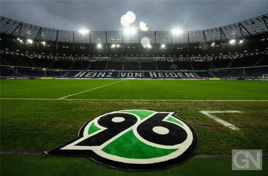 Statt in Polen spielt Hannovers Keeper Leon-Oumar Wechsel nun auf Leihbasis in Regensburg. (Archivbild) Foto: Swen Pförtner/dpa