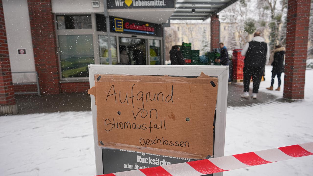 Stromausfall in Berlin: Zehntausende betroffen, Polizei ermittelt