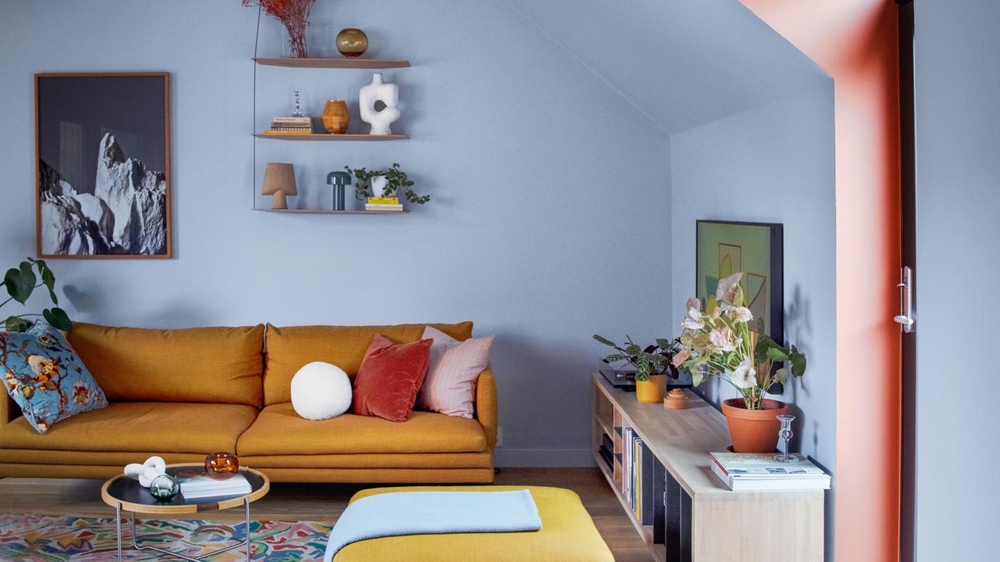 Von Beige zu Bunt: Ein Stadthäuschen in neuem Farbgewand