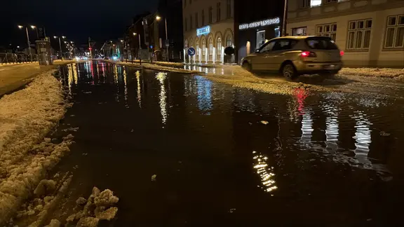 In Flensburg steht Wasser auf den Straßen.