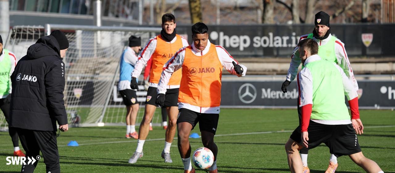 Neuzugang Jeremy Arevalo ist am Samstag mit dem VfB Stuttgart ins Training für die Rückrunde gestartet. | IMAGO, IMAGO / Sportfoto Rudel Neuzugang Jeremy Arevalo ist am Samstag mit dem VfB Stuttgart ins Training für die Rückrunde gestartet.