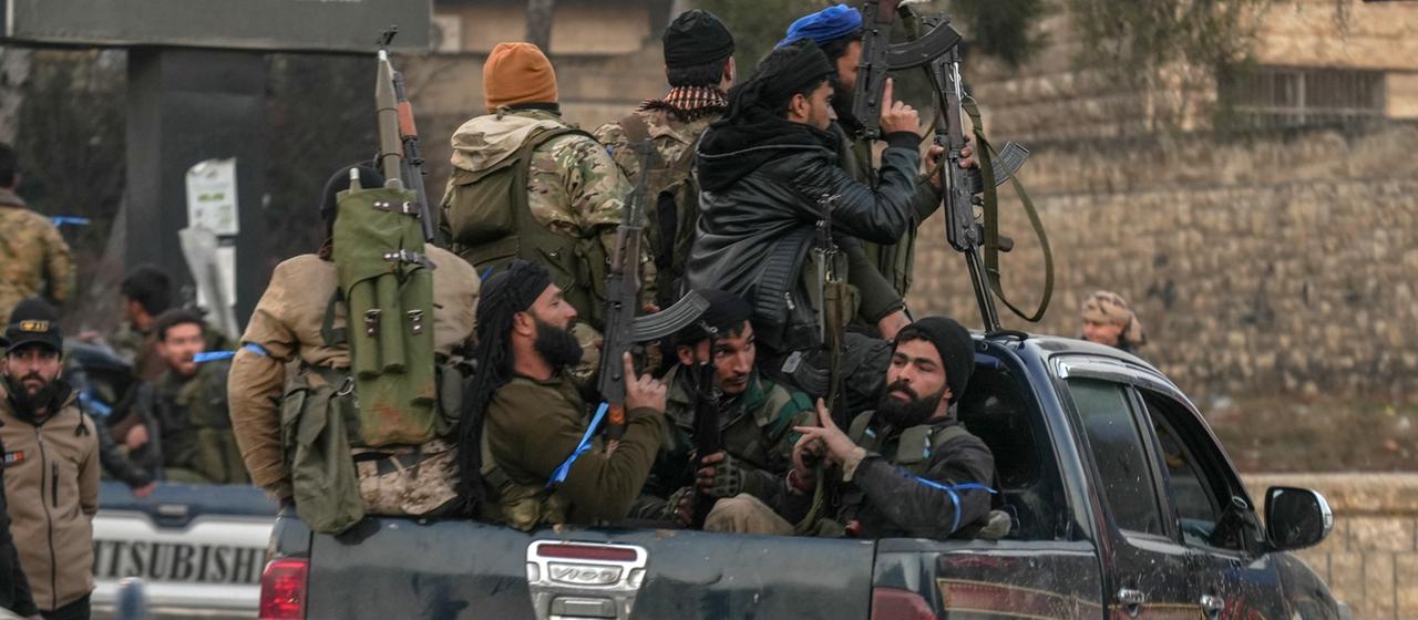 Sicherheitskräfte werden in den Straßen von Aleppo im Norden Syriens eingesetzt. | EPA Sicherheitskräfte werden in den Straßen von Aleppo im Norden Syriens eingesetzt.