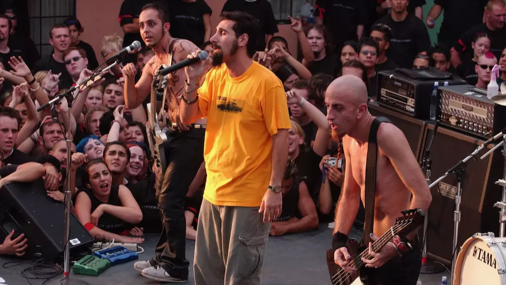 System Af A Down während des Videodrehs zu ‘Chop Suey’