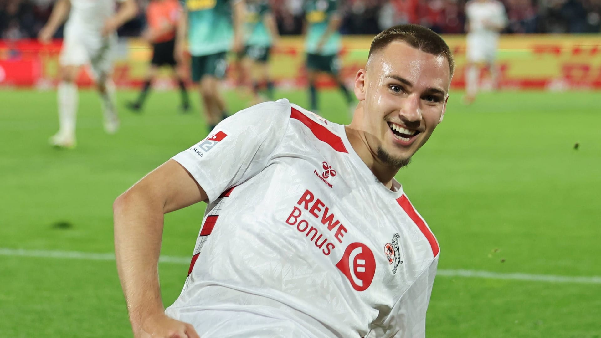 Tim Lemperle im Trikot des 1. FC Köln: Im Sommer wechselte der Stürmer nach dem Aufstieg zur TSG 1899 Hoffenheim. Tim Lemperle im Trikot des 1. FC Köln: Im Sommer wechselte der Stürmer nach dem Aufstieg zur TSG 1899 Hoffenheim.