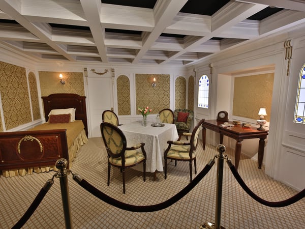 Titanic-Ausstellung mit rund 200 geborgenen Originalobjekten im Filmpark Babelsberg. Kabine der ersten Klasse
