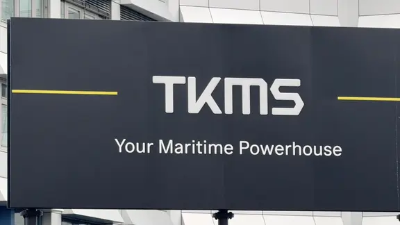 Das neue TKMS-Schild | NDR, Tobias Gellert Das neue TKMS-Schild