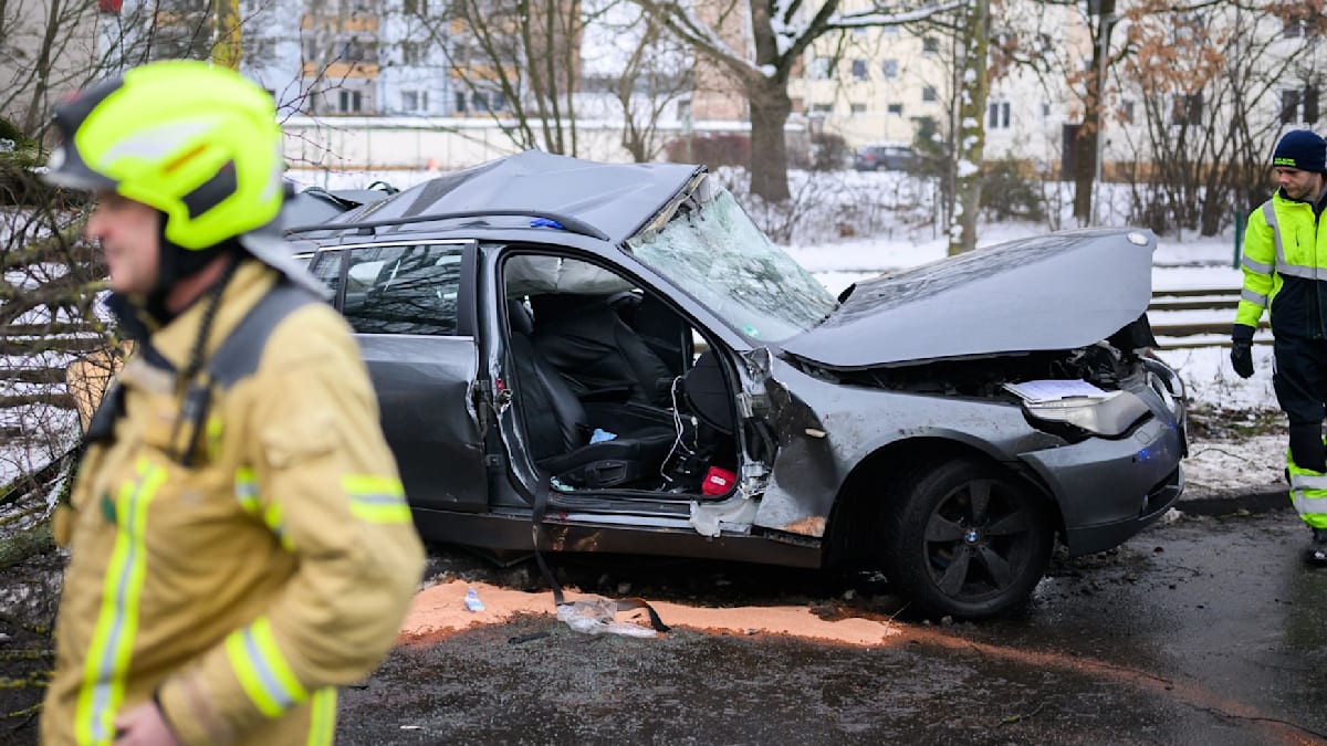 Ein Toter und zwei Schwerverletzte bei Unfall in Hannover