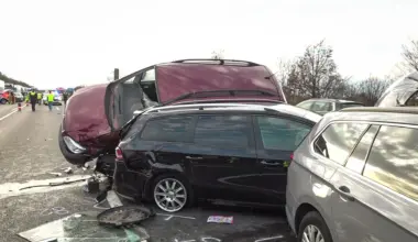 Unfall auf A2 mit fünf Fahrzeugen - kilometerlanger Stau