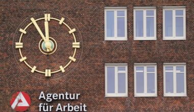 Boyens Medien - Zahl der Arbeitslosen in Hamburg leicht gefallen