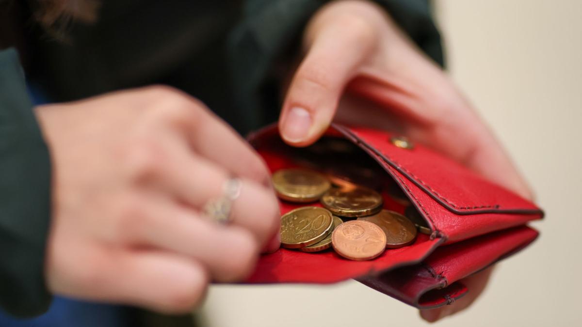 In Augsburg steigt die Zahl der überschuldeten Verbraucher