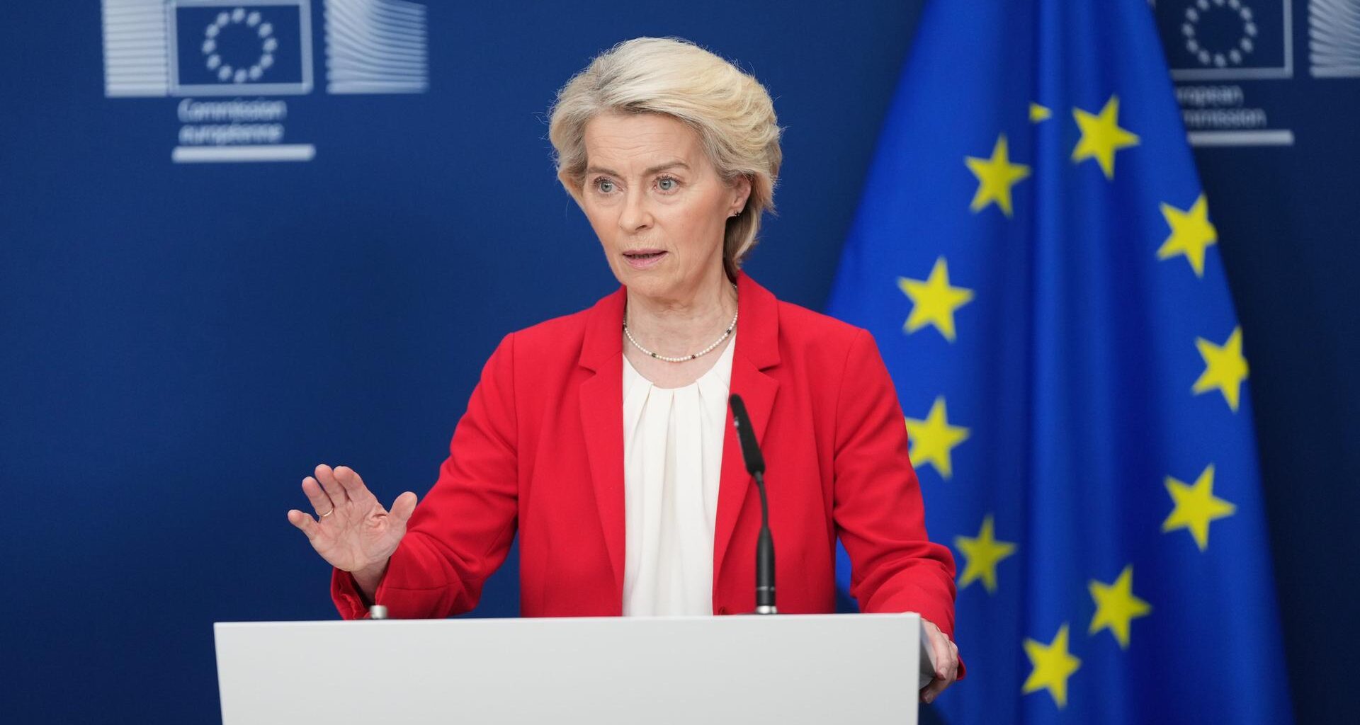 Brüssel: Die Präsidentin der Europäischen Kommission, Ursula von der Leyen, gibt während einer Pressekonferenz am EU-Hauptsitz in Brüssel eine Erklärung ab.