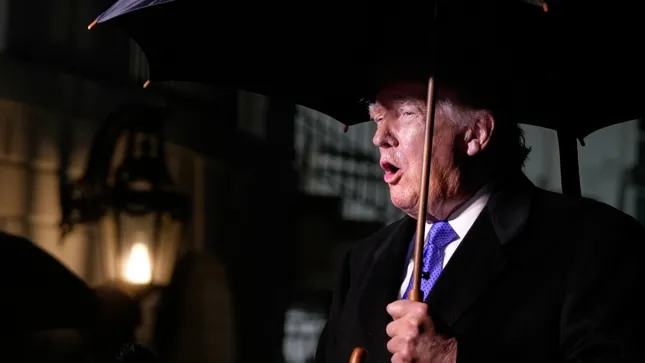 US-Bankwerte crashen: Trump schockt Kreditkartenbranche: Zehn-Prozent-Deckel lässt Aktien abstürzen