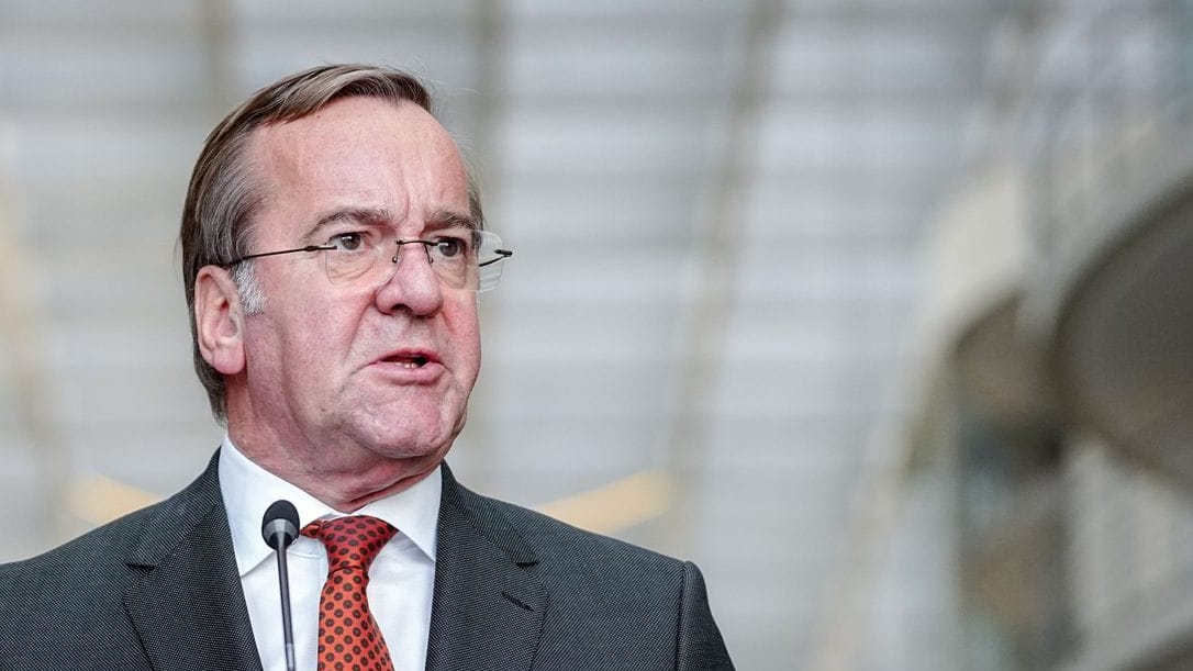 Verteidigungsminister Boris Pistorius (SPD) verurteilt die russischen Angriffe auf die ukrianische Zivilbevölkerung. (Archivbild)
