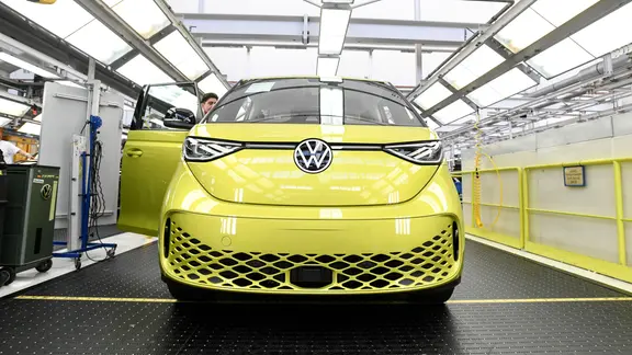 Produktion des Elektro-Vans Volkswagen ID. BUZZ bei Volkswagen Nutzfahrzeuge