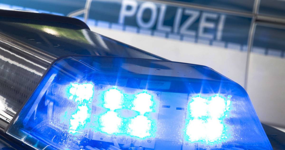 Mann wird Luxusuhr in Stadtmitte vom Handgelenk geklaut