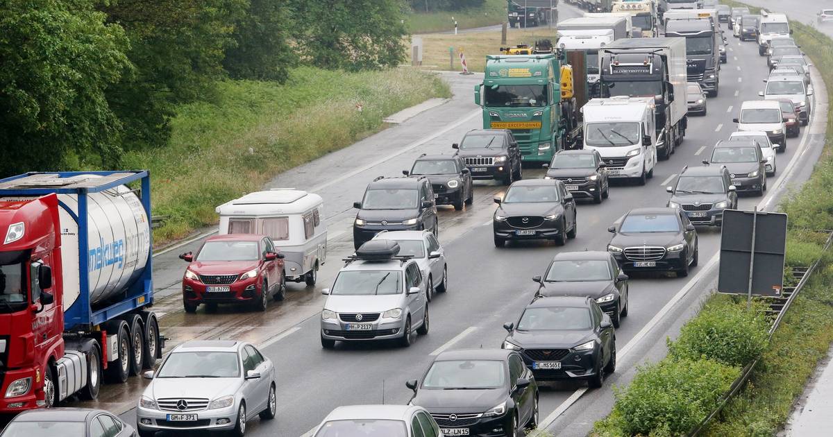 Jugendliche klauen Auto und brettern durch Rettungsgasse