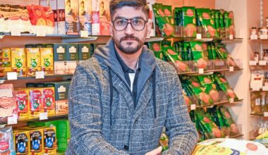 Iraner in Wuppertal bangen um die Familie