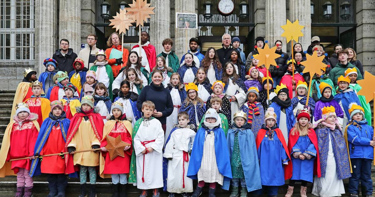 OB Miriam Scherff dankt den Wuppertaler Sternsingern