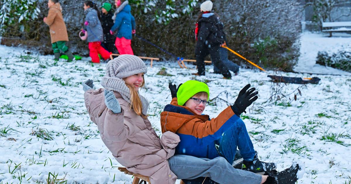 Der erste Schnee bringt in Wuppertal Freude, Ärger und viele Einsätze
