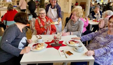 Im Café Mittendrin gibt es Kuchen und Beratung