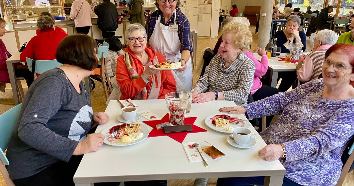 Im Café Mittendrin gibt es Kuchen und Beratung