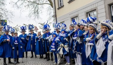 Karnevalisten eröffnen Feldlager in der Altstadt