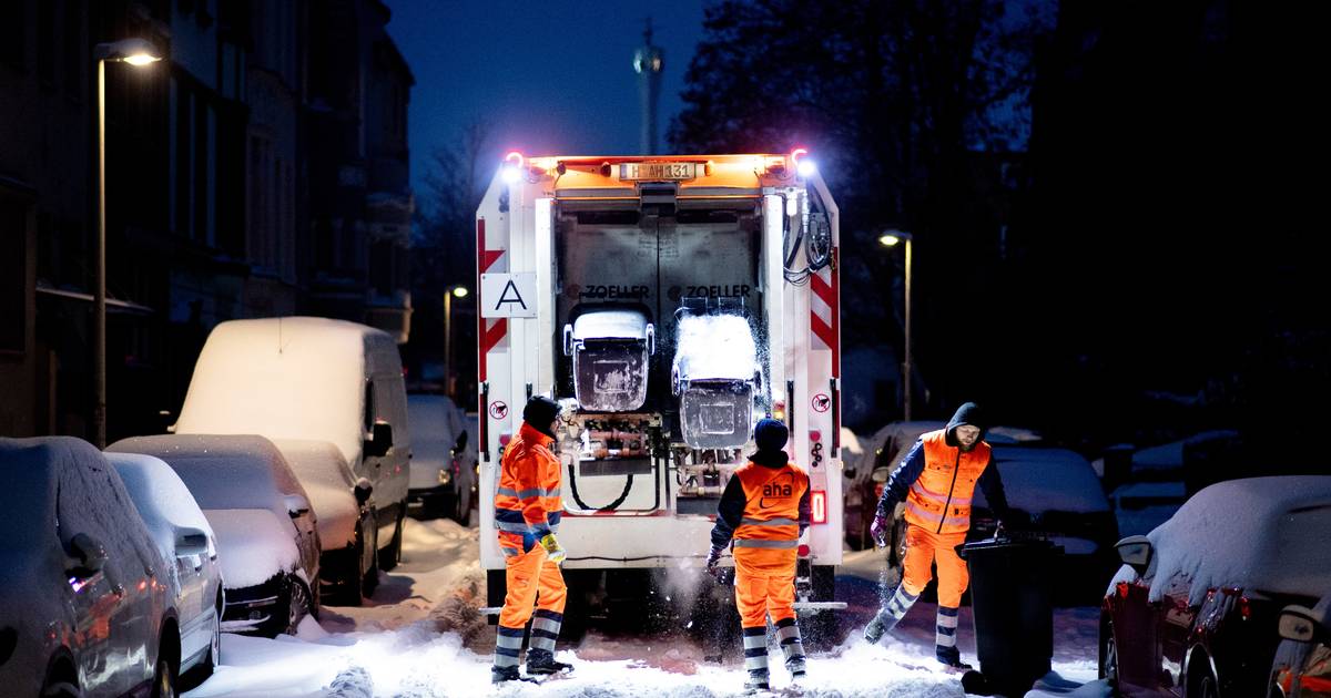 Schnee beeinträchtigt Müllabfuhr und Sportanlage
