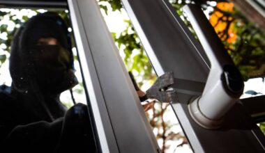 Polizei sucht Zeugen nach Einbruch