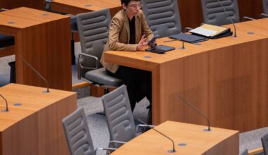 SMS wird zur Belastung für Ministerin Paul