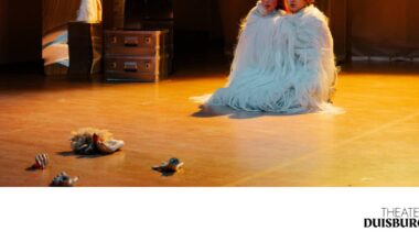 Im Theater Duisburg inszeniert Ariane Kareev „Viermal ich“