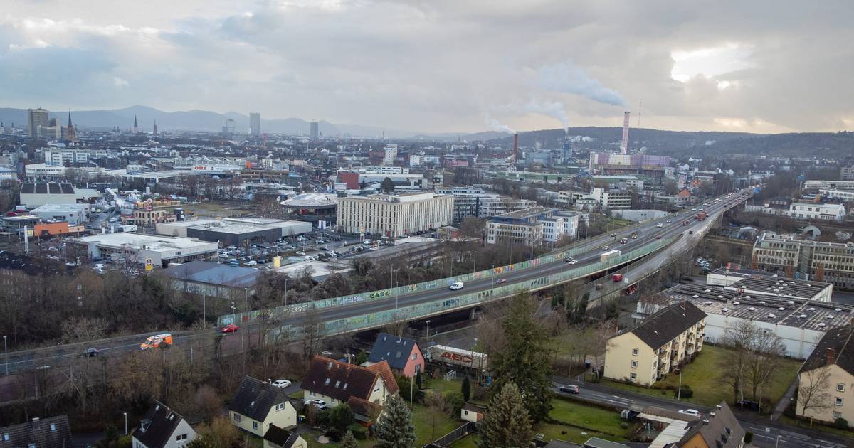 Neun Jahre geplante Bauzeit für Tausendfüßler
