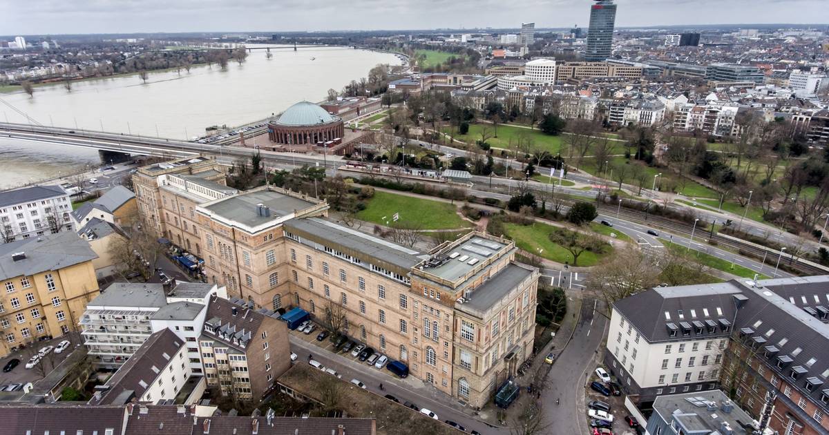 Sicherheitskontrollen für Besuch von Künstlerin ankündigt