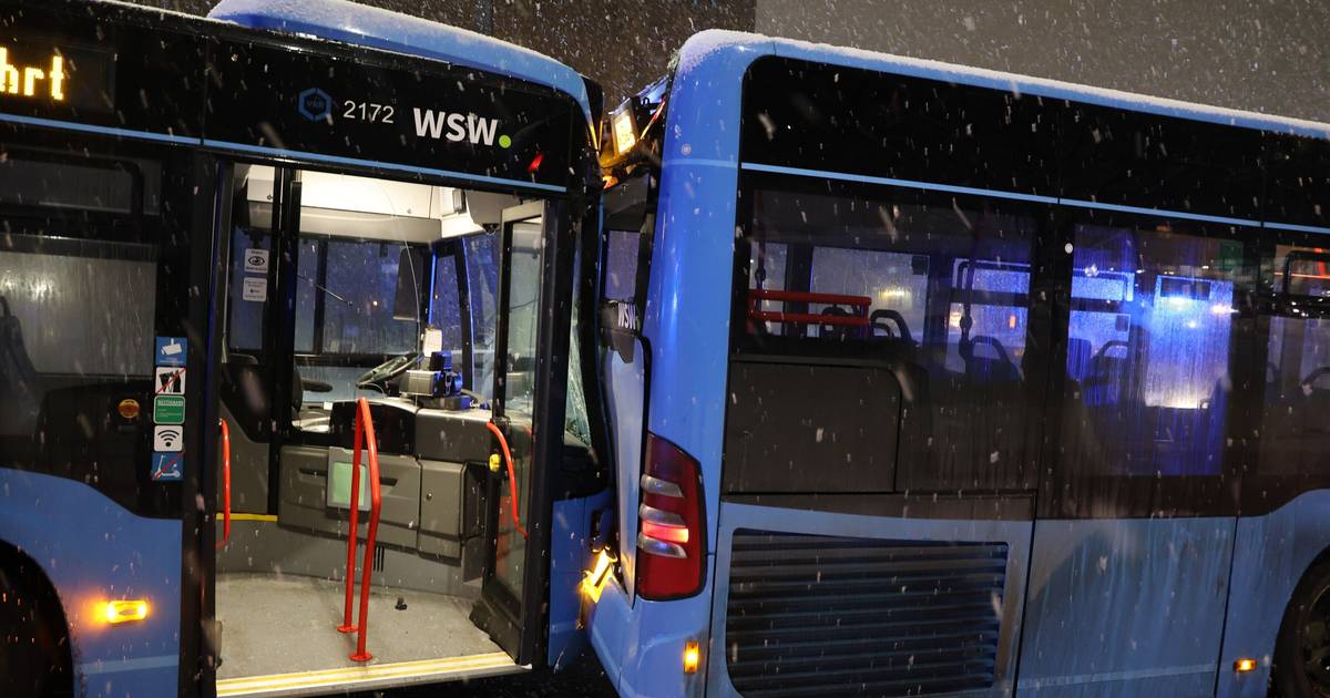 Unfälle und Staus in Wuppertal auf glatten Straßen