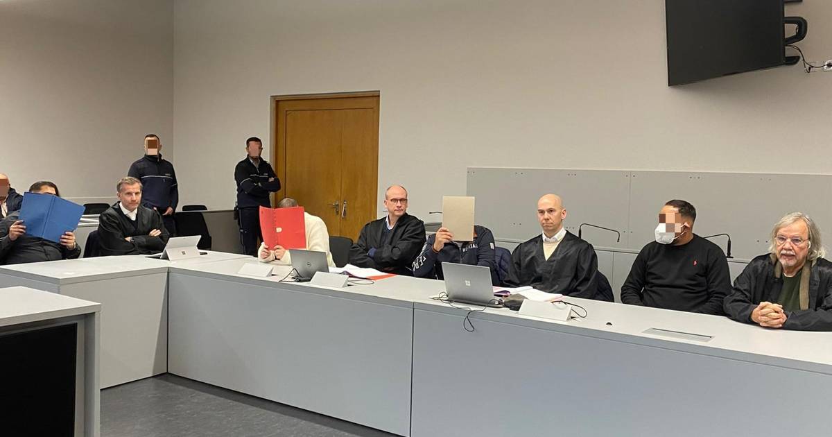 Falsche Wasserwerker gestehen vor dem Landgericht Mönchengladbach