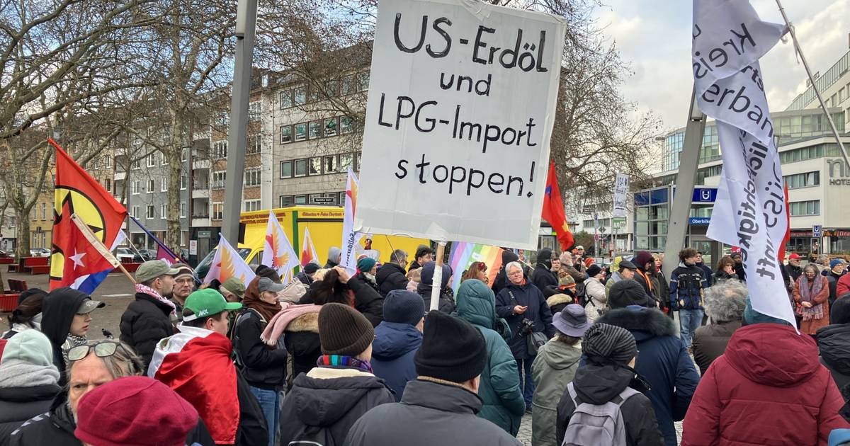 Demonstration in Düsseldorf – „Lass die Finger von Venezuela“