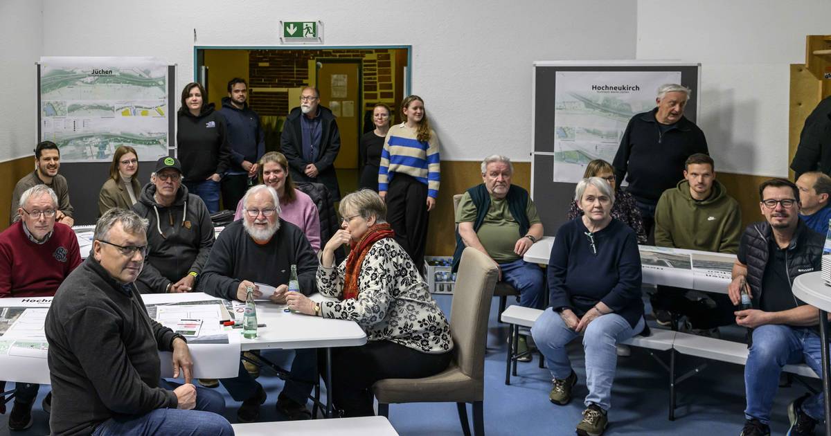 Bürger reden beim Blau-Grünen Band mit