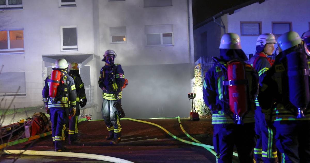 Feuerwehr Bonn: Tiefgaragenbrand in Mehrfamilienhaus