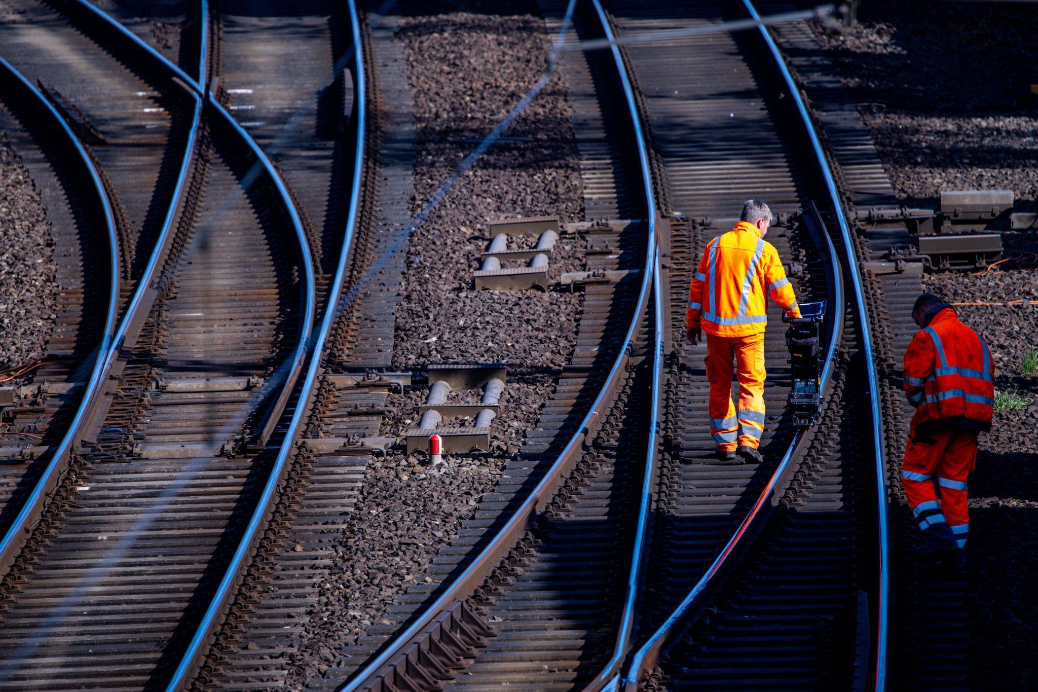  Ab dem 9. Januar müssen Bahnfahrer um Mönchengladbach noch geduldiger sein als sonst. Grund dafür ist die Sanierung eines Stellwerks.(Symbolbild) 