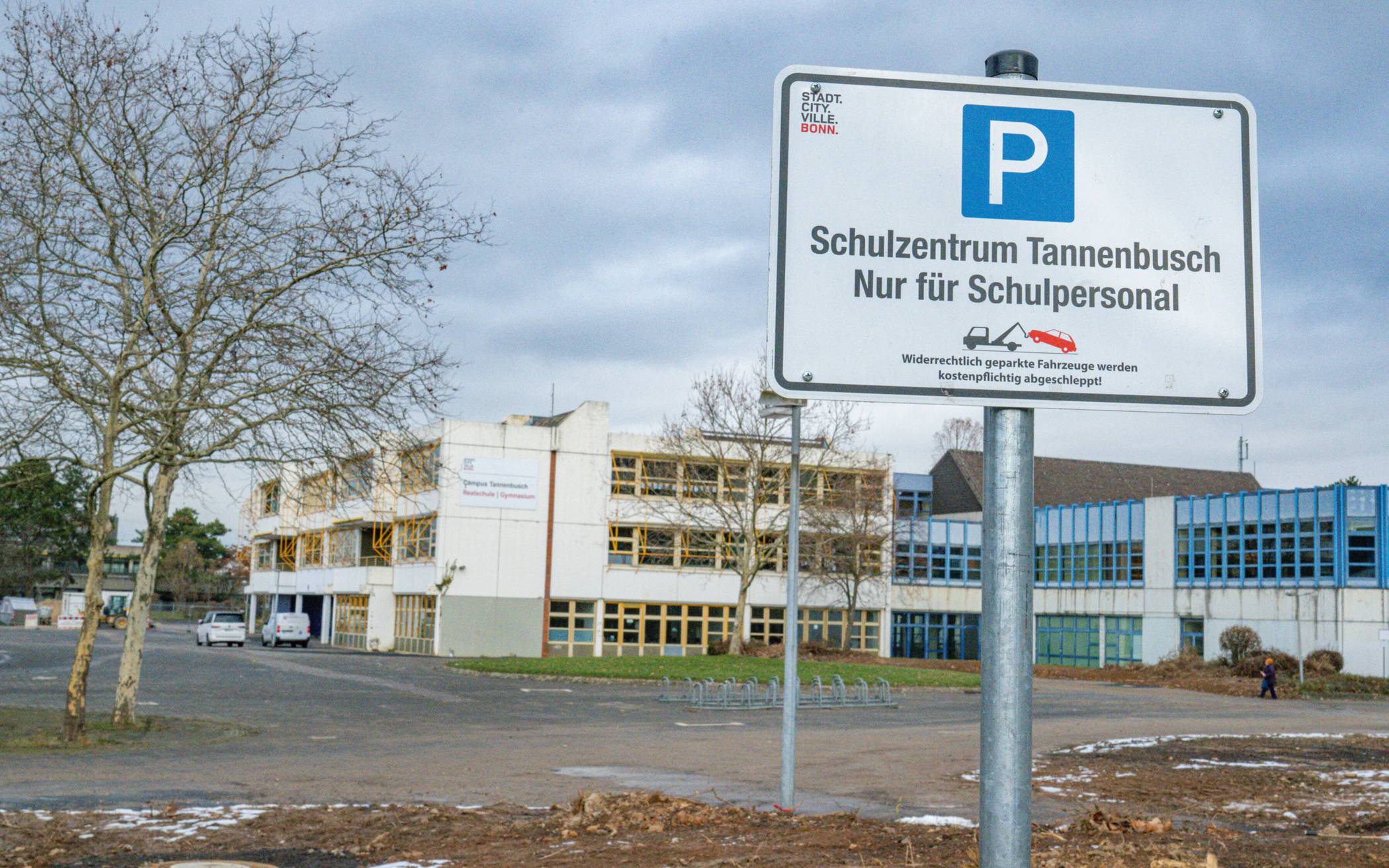  Am Schulzentrum Tannenbusch fand vor Ort am Donnerstag kein Unterricht statt.  