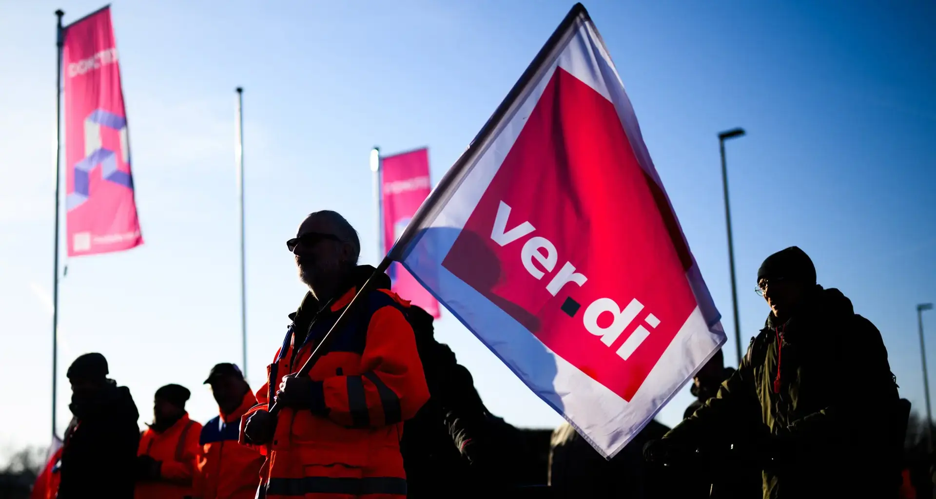 Warnstreik trifft Verkehr: Brücken und Tunnel im Norden gesperrt