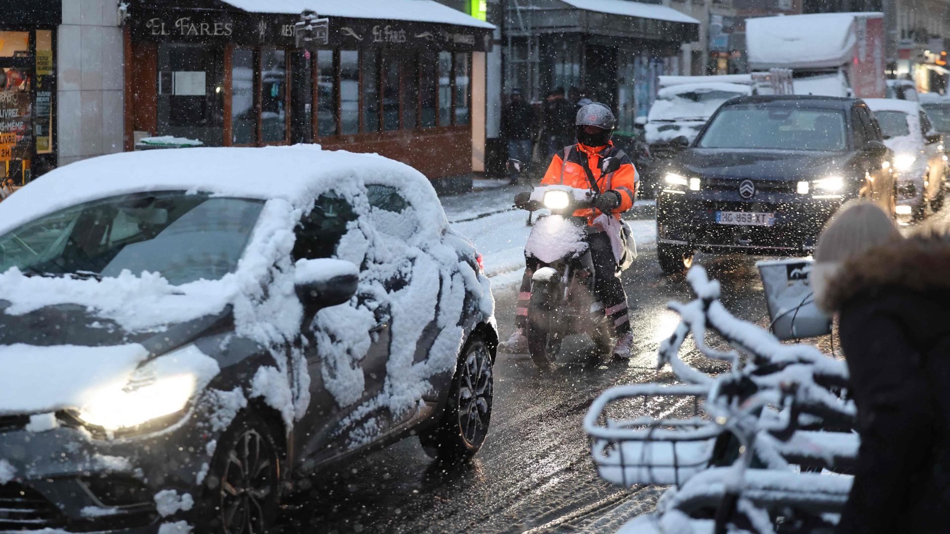 FRANCE-WEATHER-SNOW-TRANSPORT
