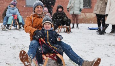 Schnee auf der Wiesbadener Platte lockt Rodler und Wanderer an