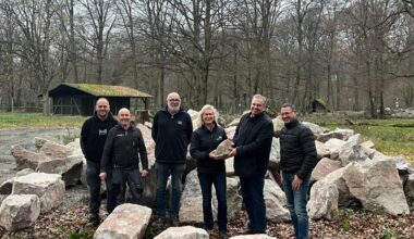 Zoo Karlsruhe erhält Granitstein-Spende für neues Felskänguru-Gehege