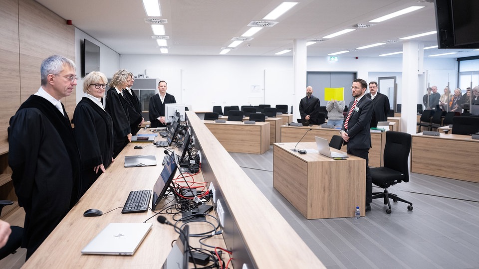 NSU-Terroristin Beate Zschäpe sagt erneut als Zeugin aus