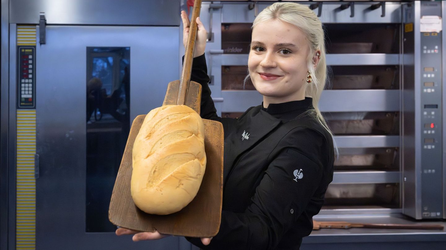 Die angehende Bäckermeisterin Lilly Jahn trainiert für die Weltmeisterschaften im März 2026 in Taiwan. Foto: Soeren Stache/dpa