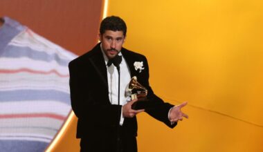 Bad Bunny mit seinem Preis für das Album des Jahres