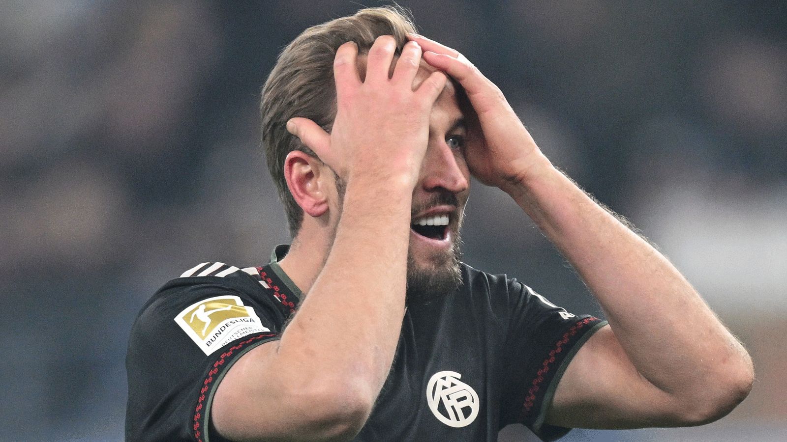 "Der Schlechteste, den ich je getroffen habe": FC Bayern München stellt nach HSV-Remis Schiedsrichter Harm Osmers in den Katakomben zur Rede