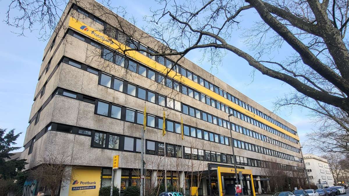 Abrissarbeiten an der Saalburgallee in Bornheim