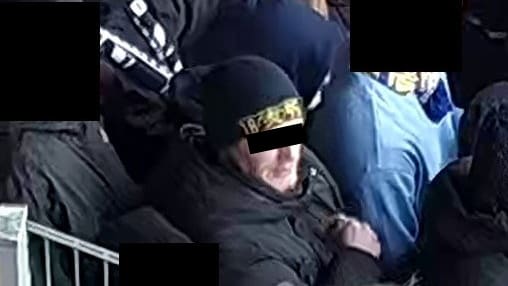 Polenböller-Attacke: Polizei fahndet nach Hooligan in Braunschweig | Regional